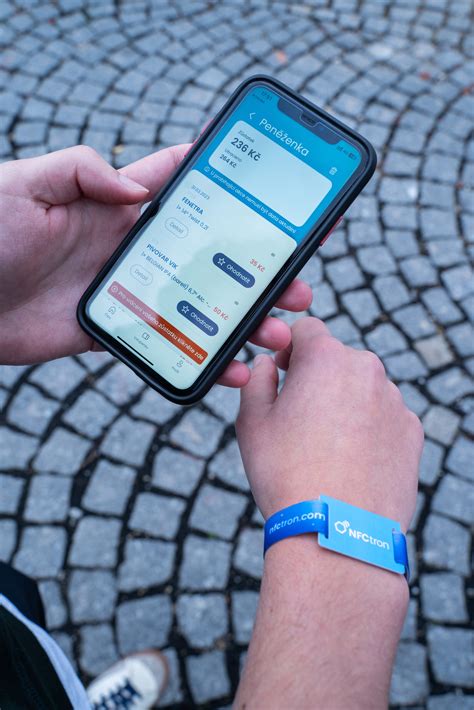 Ilustrácia cashless systému na športovom podujatí