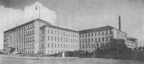 Historická fotografia kúpeľov Grössling v Bratislave