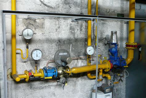 Technik kontrolujúci plynové zariadenie