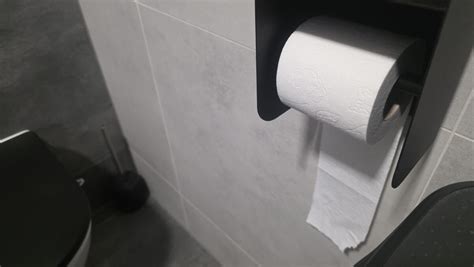 Porovnanie hygieny s toaletným papierom a vodou