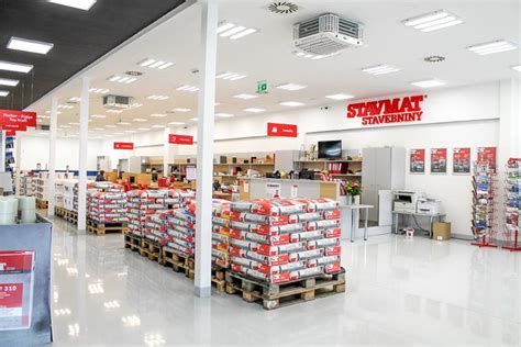 Široký sortiment stavebných materiálov v predajni STAVMAT