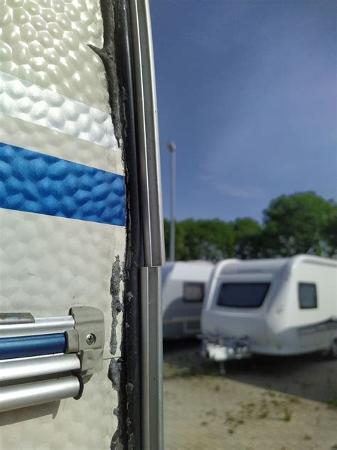 Kontrola stavu elektrického kábla karavanu