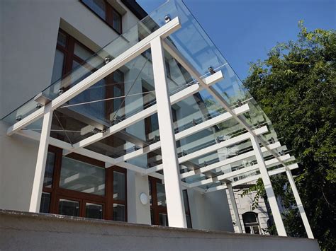 Sklenená markíza s držiakmi a tiahlami