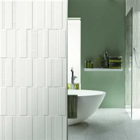 Detail saténového povrchu bielej obkladačky Marazzi PURE