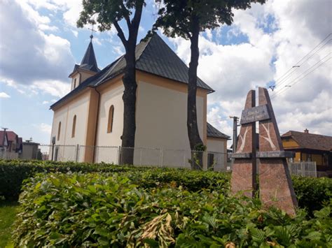 Obelisk Strecha dvoch morí v Šuňave