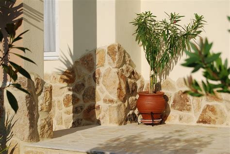 Fasádne obklady z prírodného kameňa