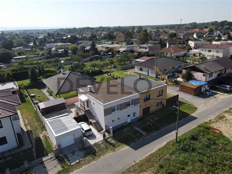 Rodinný dom s dvomi bytovými jednotkami