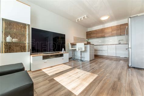 Interiér luxusného bytu s podlahovým kúrením