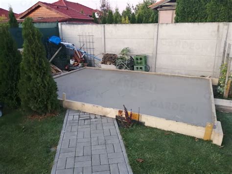 Základy a izolácia záhradného domčeka