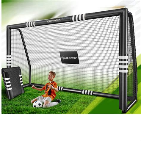 futbalová bránka na záhrade