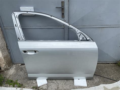 Rozobraté predné dvere Škoda Octavia III