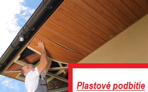 Plastové podbitie na modernom rodinnom dome