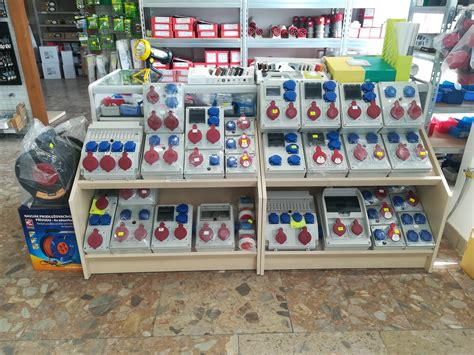 Široký sortiment elektroinštalačného materiálu v sklade