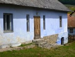 Chalupa, kde sa natáčali scény z filmu Pásla kone na betóne vo Finticiach