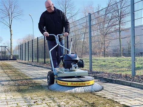 Čistenie dlaždíc od zaschnutej penetrácie