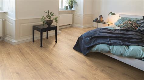 Ukážka rôznych odtieňov dubových podláh