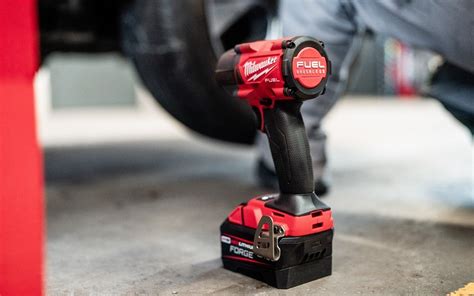 Sortiment akumulátorových rázových skrutkovačov a uťahovákov Hilti
