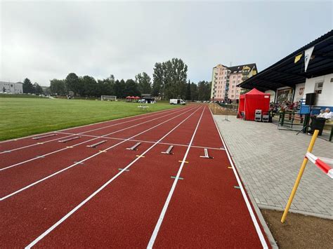 Zrekonštruovaná atletická dráha s tartanom v Dubnici nad Váhom