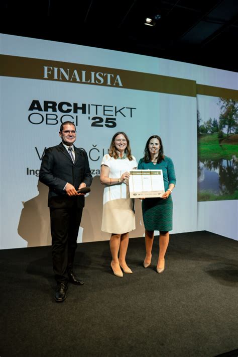 Architekt plánujúci stavbu