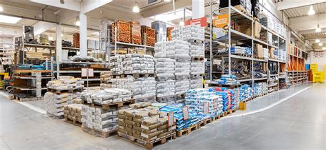 Sortiment stavebných materiálov v predajni LHS