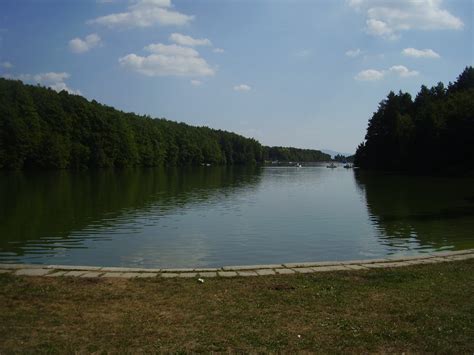 Rekreačná oblasť pri štrkovom jazere