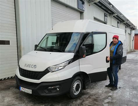 Vozidlo IVECO Daily s nákladom drevených obkladov