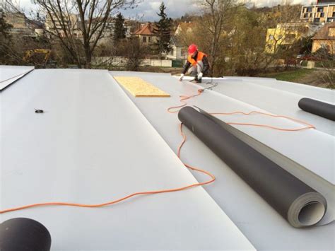 Ilustrácia plochých striech s hydroizolačnou fóliou