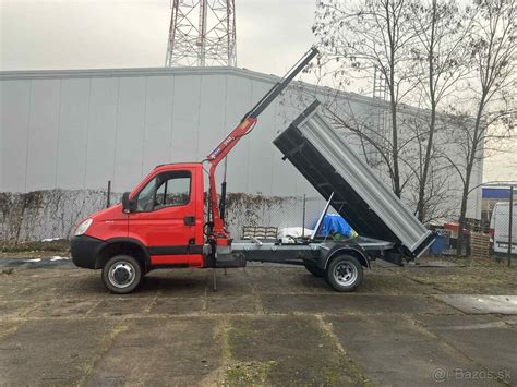 Paletové dodávky dreva s hydraulickou rukou